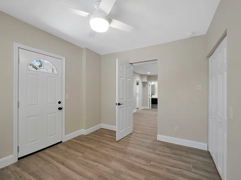 2509 W North B St — Photo 13