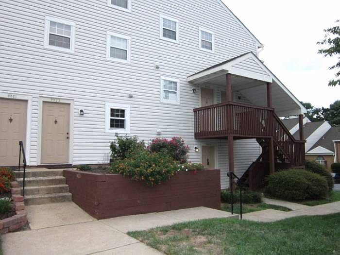 FRONT OF CONDO