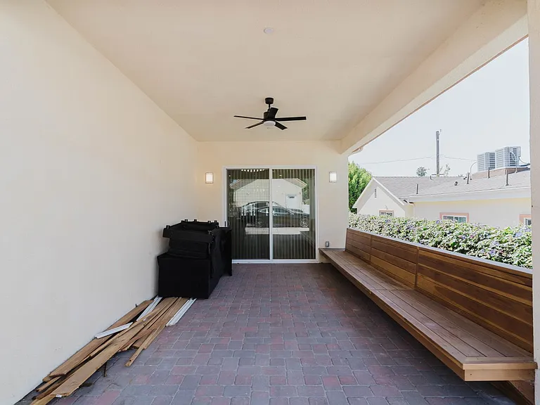 1079 E Elmwood Ave — Photo 33