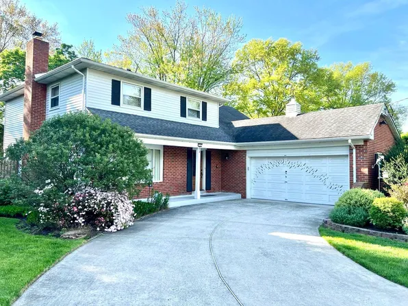 39 Edgewood Dr, Cherry Hill, NJ 08003