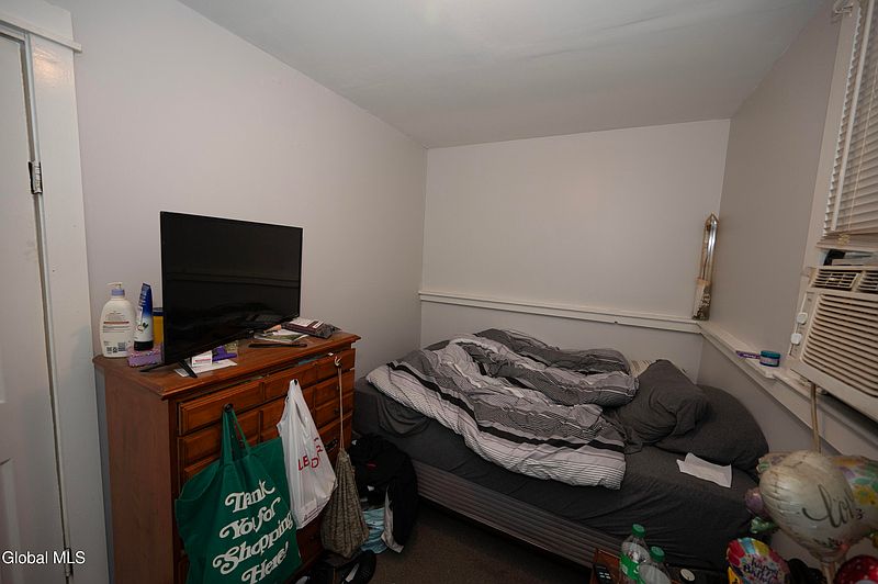 5th image of 596 Livingston Avenue