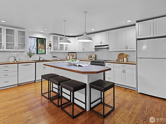 5th image of 12121 NE 66th Street