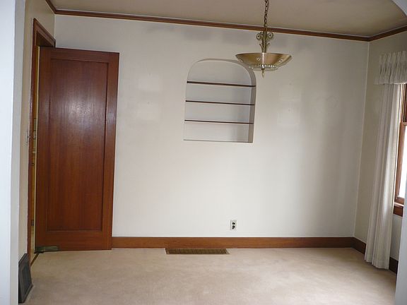 3rd image of 6114 Pacific Ave