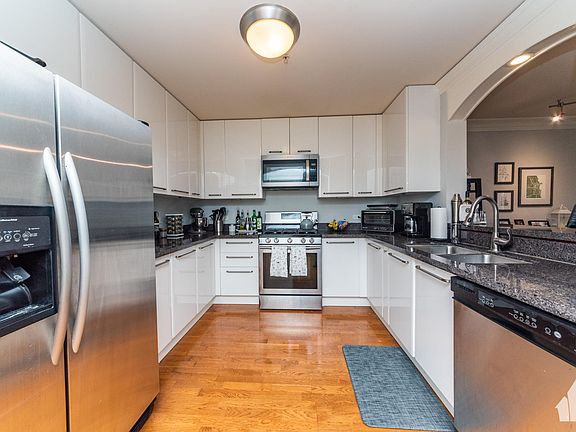 4th image of 420 E Waterside Dr Unit 1205