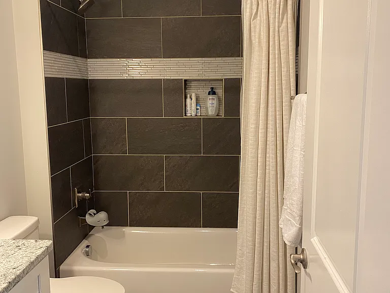 782 Bruck St — Photo 11