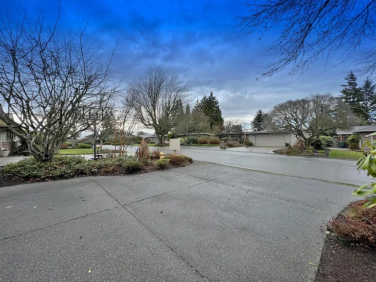 1812 126th Ave SE — Photo 5