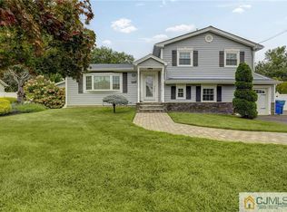 5 Fernwood Pl, Old Bridge, NJ 08857