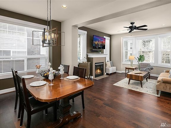 5th image of 1021 10th Ave NE #4.1