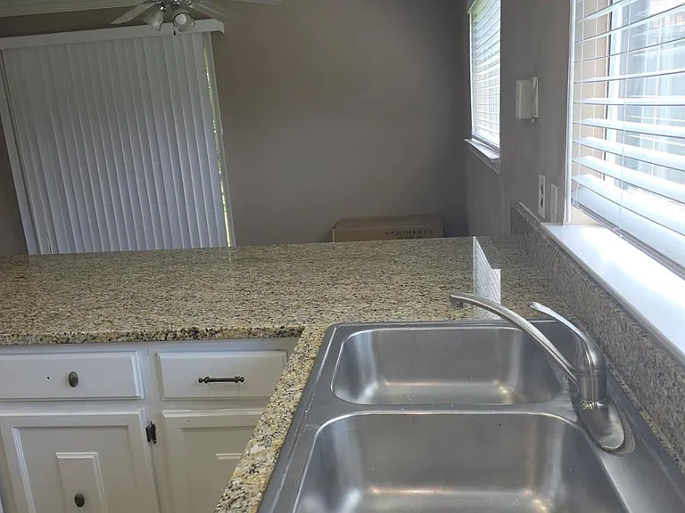 16611 Quail Dale Dr — Photo 4