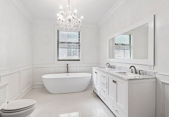 4th image of 108 W 73rd St #2