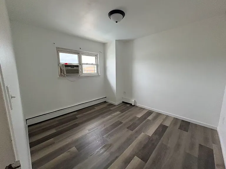 259 Graff Ave #2 — Photo 5