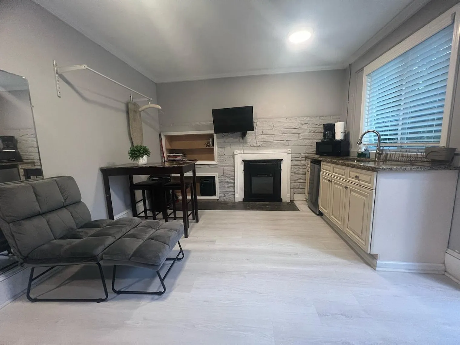 Studio, 1.0 bath, 355 sqft, $2,457 — Photo 1