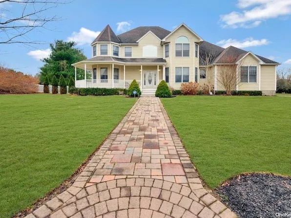 69 Meadow Path, Wading River, NY 11792