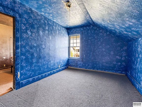 3rd image of 1811 Evans St