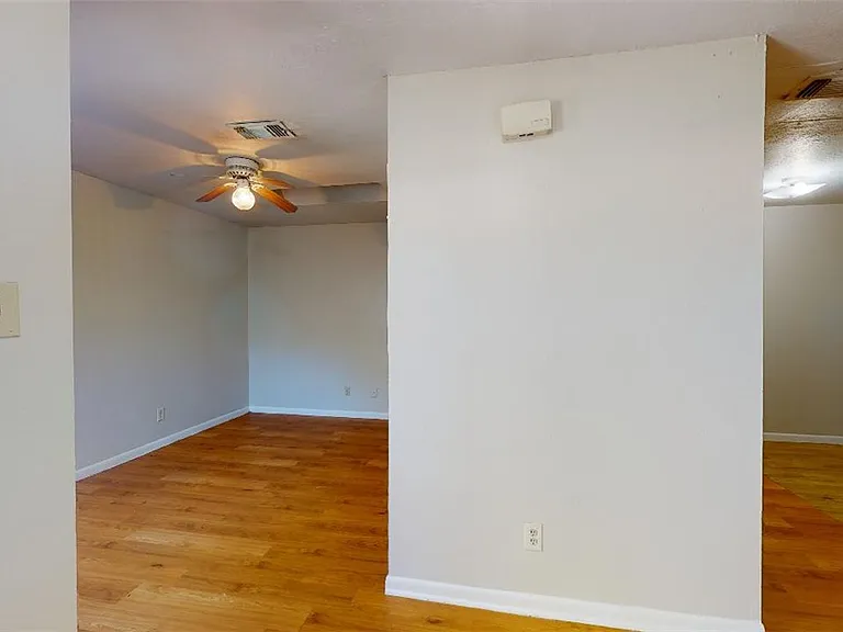 725 Peppertree Dr #29 — Photo 4