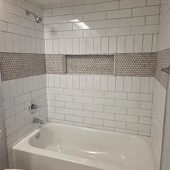 743 E Alfred St — Photo 11