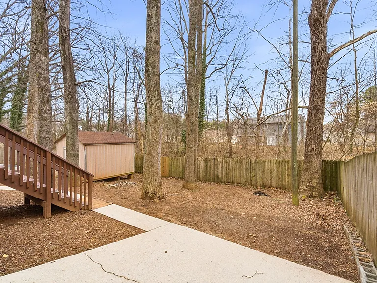 1456 London Dr — Photo 29