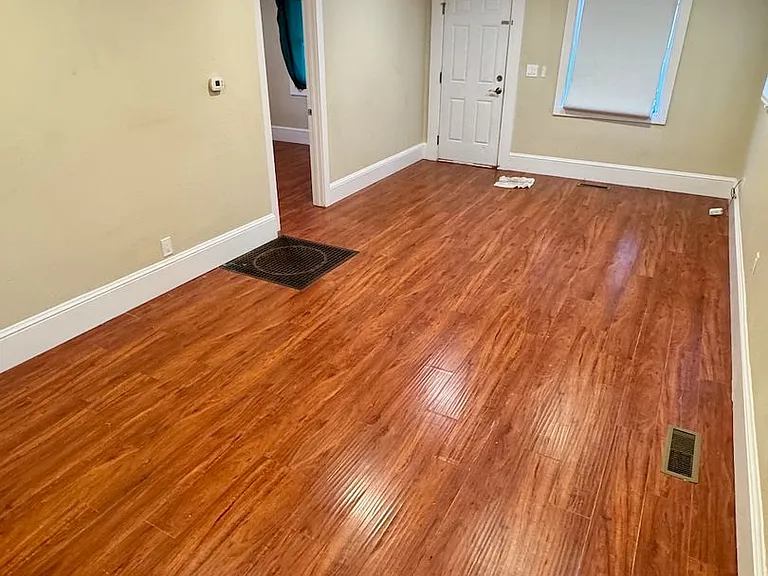 535 NE 94th Ave — Photo 2