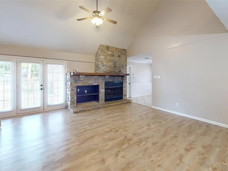 5221 Cottonwood Cir — Photo 13