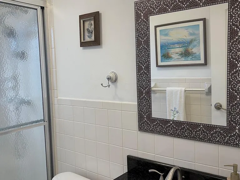 1055 Country Club Dr #404 — Photo 20