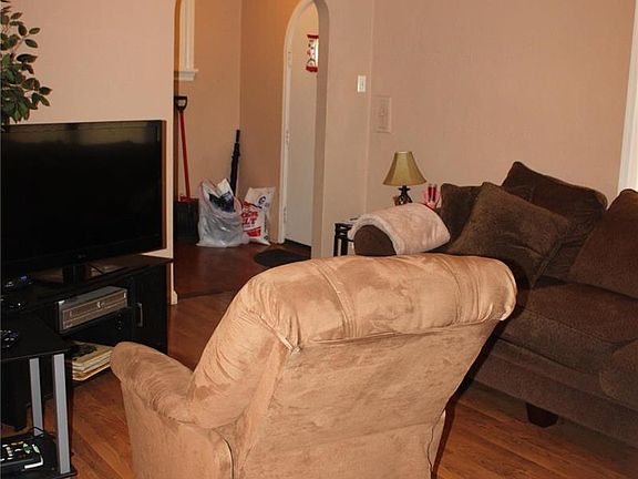 3rd image of 5963 Floy Ave