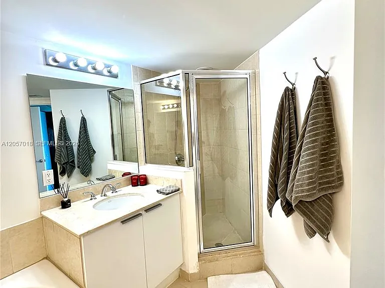 16699 Collins Ave #2309 — Photo 26