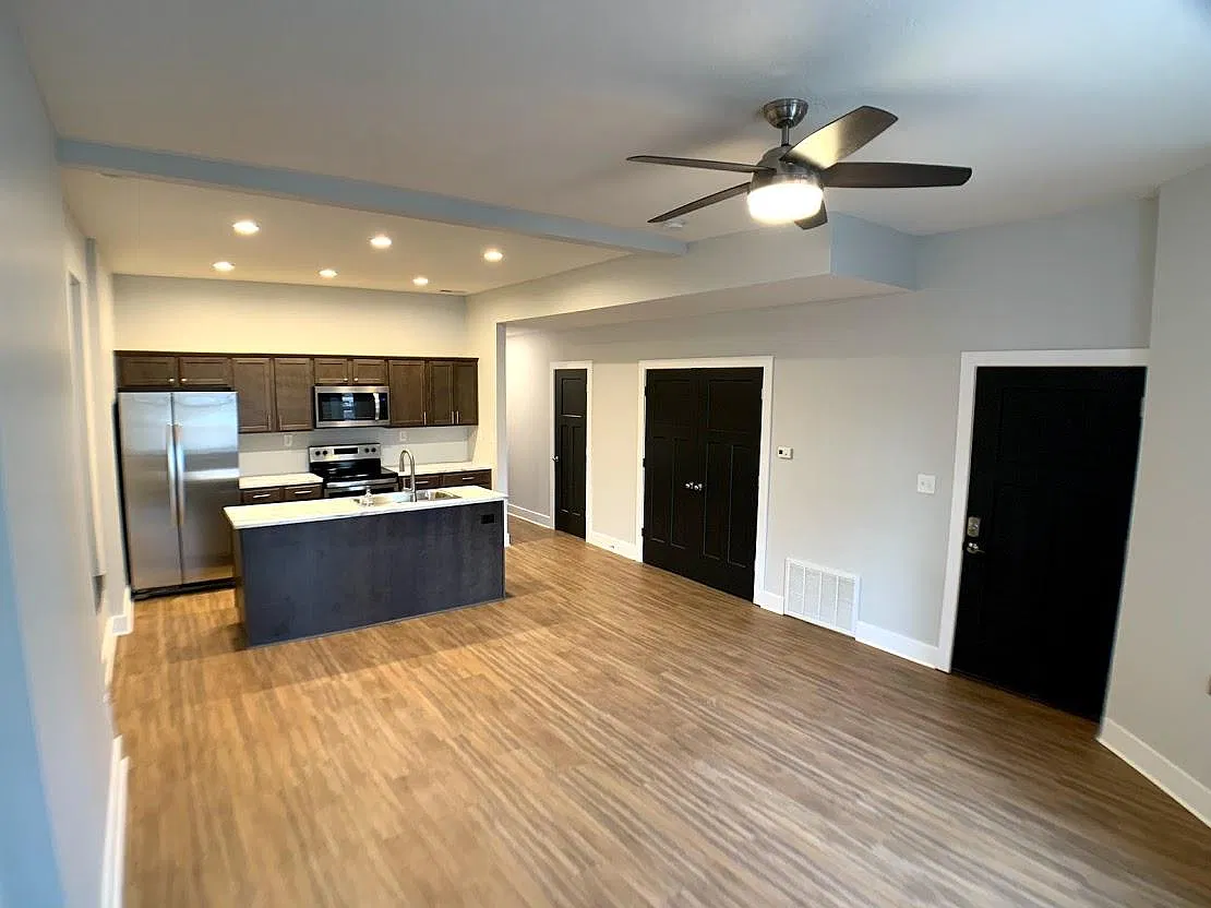 3 bed, 1.5 bath, 1376 sqft, $1,200 — Photo 1