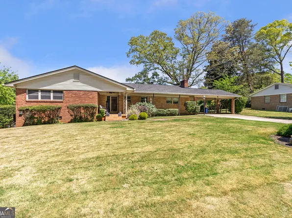 2037 Pine Tree Trl, Gainesville, GA 30501