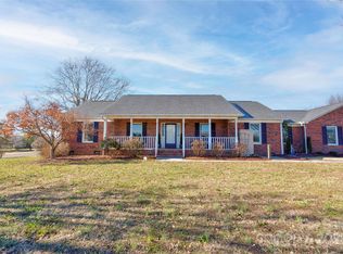 116 Country Creek Dr, Kings Mountain, NC 28086