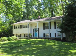 6 Spring Valley Dr, Holmdel, NJ 07733