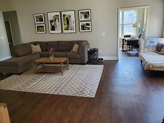 5th image of 510 Crisp Wind Ct
