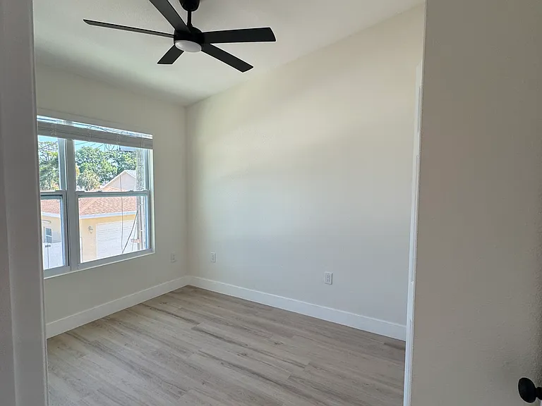 791 48th Ave N #1/2 — Photo 10