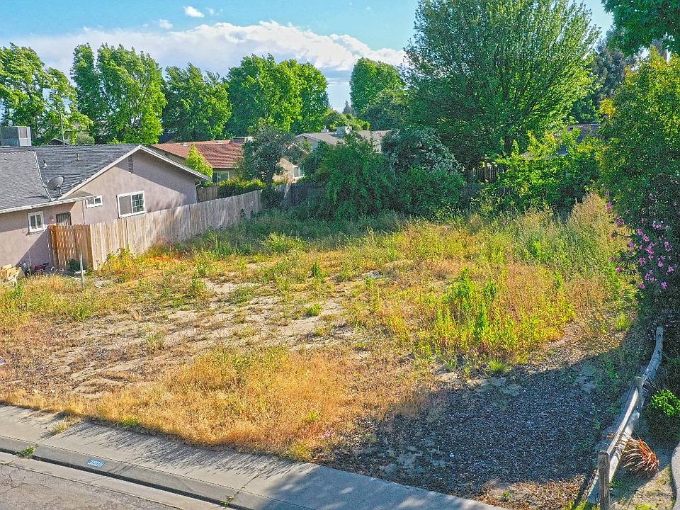 1st image of 3905 Peacock Ln