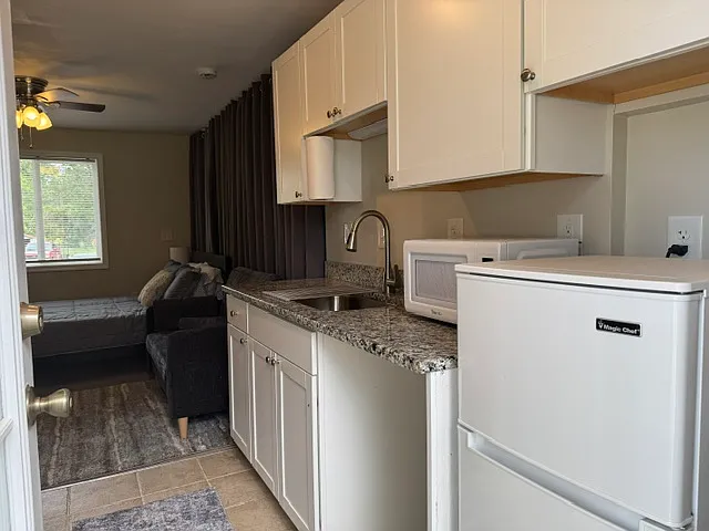 803 Culpeper St — Photo 3
