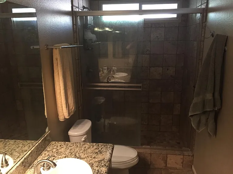 2741 E Cannon Dr — Photo 3