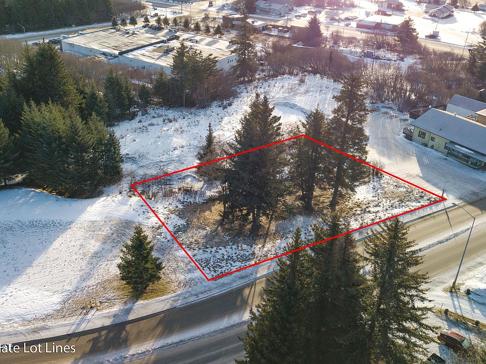 1st image of 305 W Pioneer Ave
