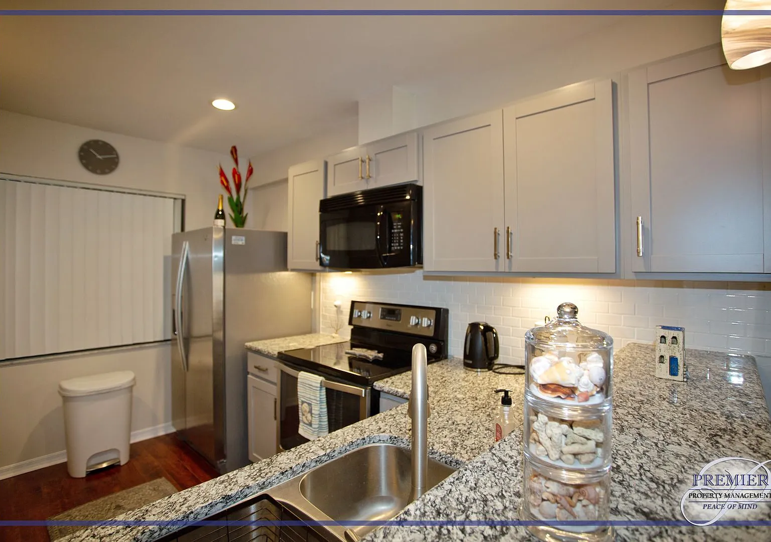 **Fully Furnished Seasonal Rental**Bonita Springs**Gated Community** — Photo 2