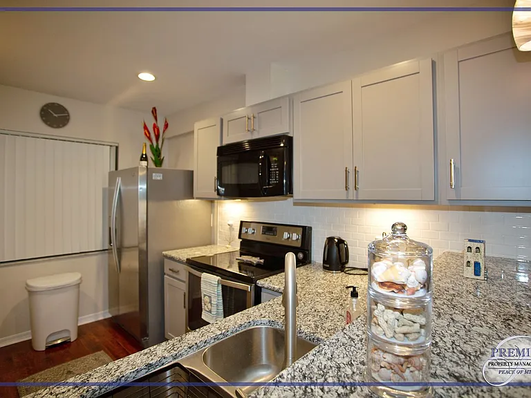 9871 Citadel Ln #208 — Photo 2