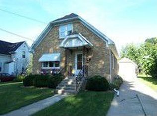 160 Dewey St, Sun Prairie, WI 53590