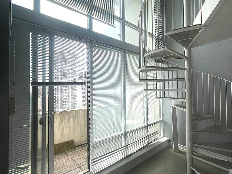 25 Maitland St #1502 — Photo 8