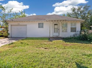 2928 W Chestnut St, Springfield, MO 65803