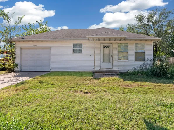 2928 W Chestnut Street, Springfield, MO 65803