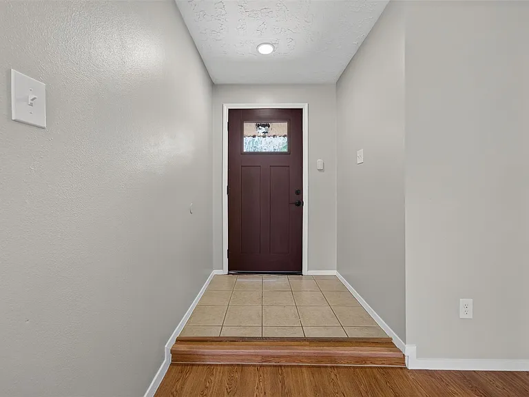 20014 Bishops Gate Ln — Photo 5