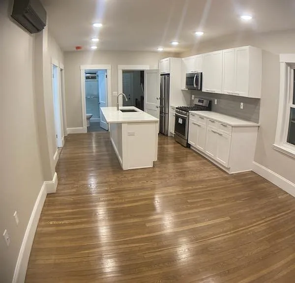 45 Fox St — Photo 2
