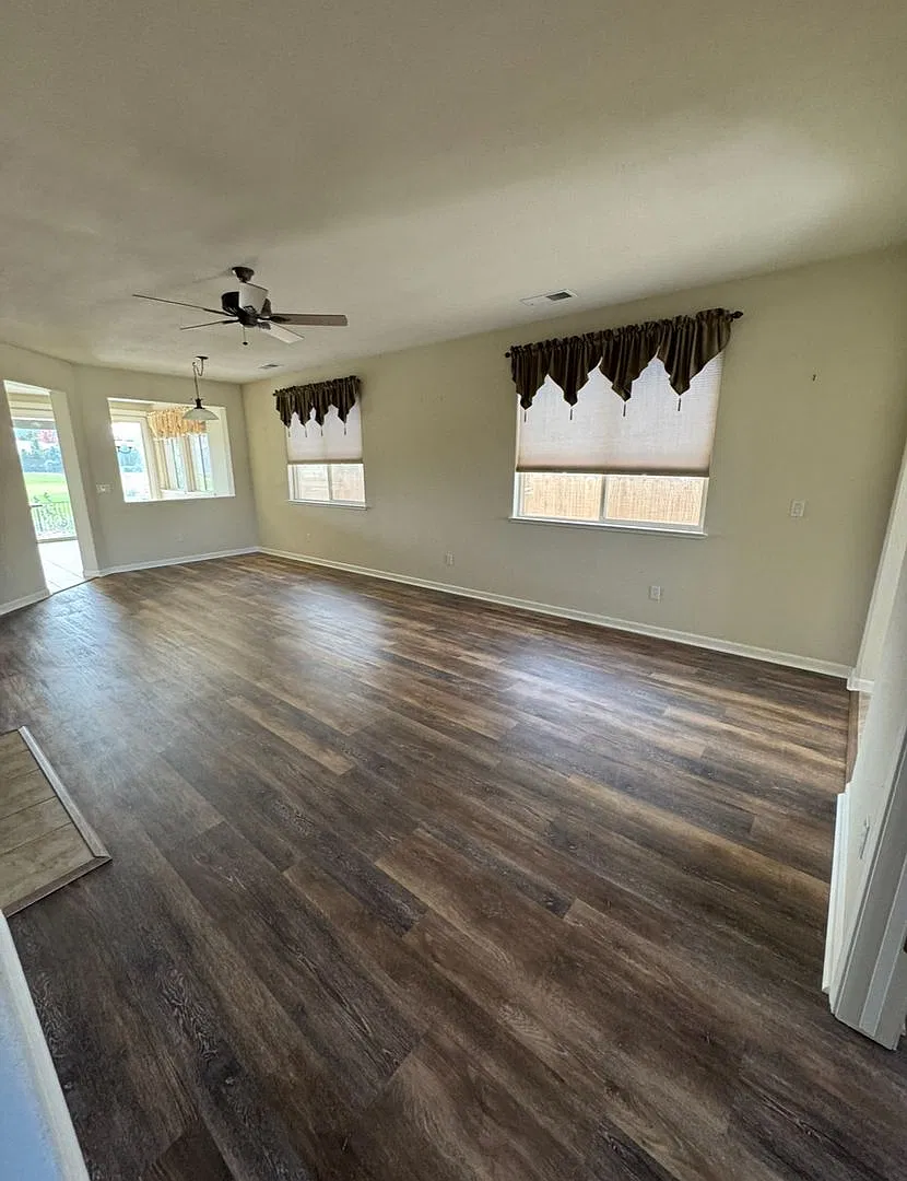 4 bed 2 bath home located on the Dayton Valley Golf Course — Photo 3