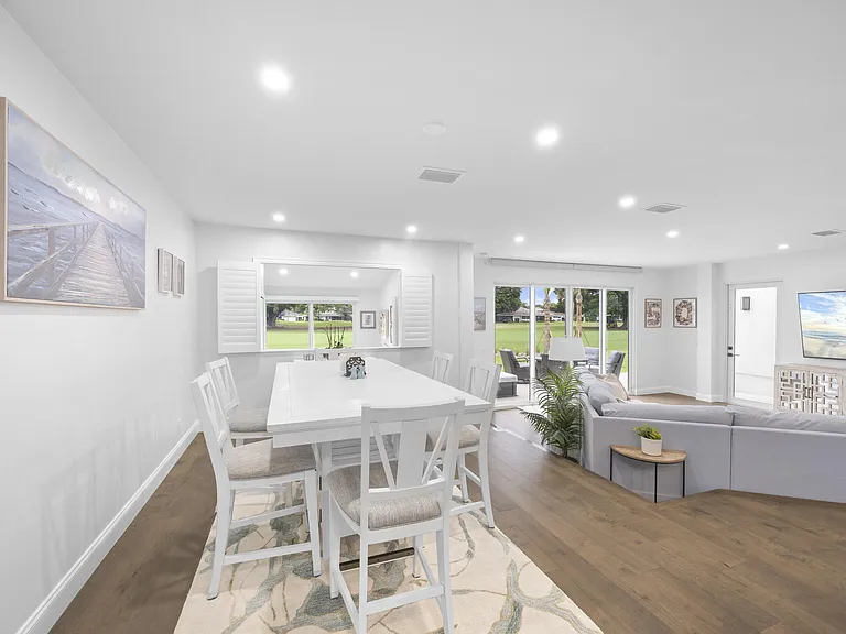 17235 Bay St — Photo 7