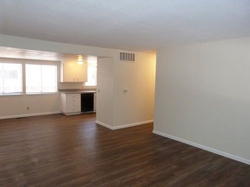 4th image of 948 San Francisco Ave #1