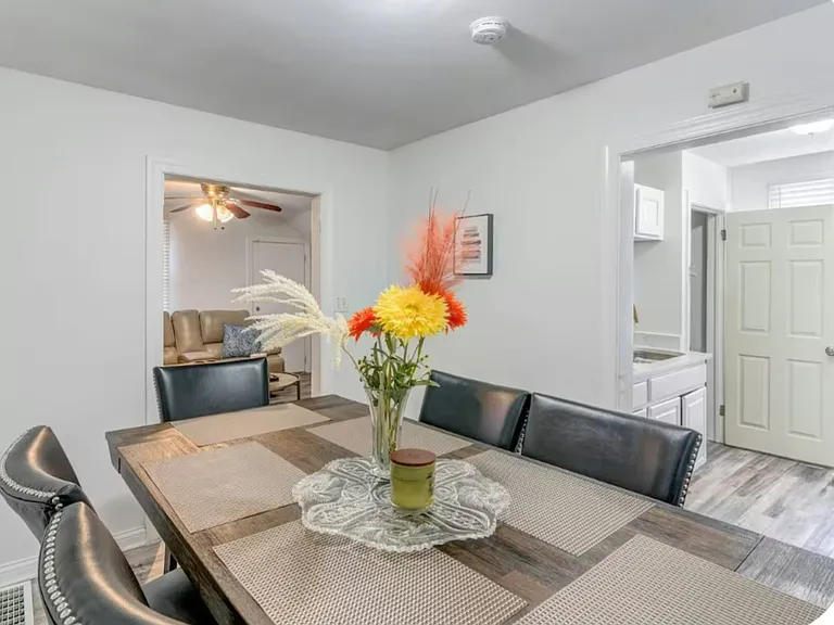 3801 S Calumet Ave — Photo 14