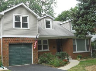 908 S Waiola Ave, La Grange, IL 60525