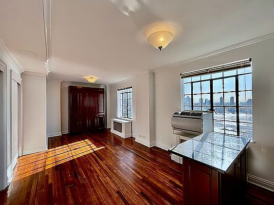 1st image of 5 Tudor City Pl APT 2126